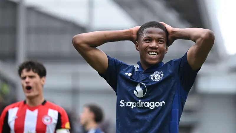 3 Wonderkid MU Berpeluang Tinggalkan Old Trafford pada Januari 2026,  Termasuk Chido Obi