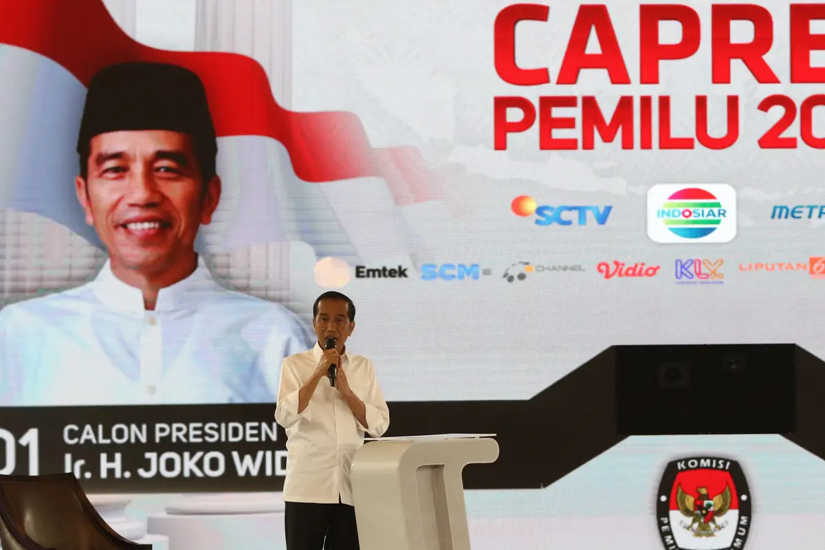 Kehangatan Jokowi - Prabowo Awali Debat Keempat Pilpres 2019