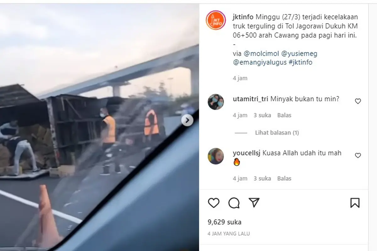 Truk terguling di Tol Jagorawi