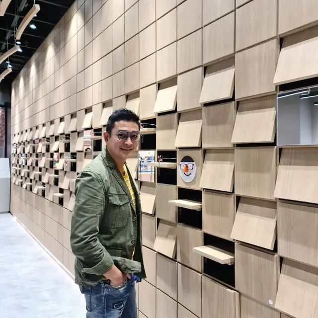 Tampil Awet Muda, Ini 7 Potret Terbaru Irgi Achmad Fahrezi Pemeran Lupus