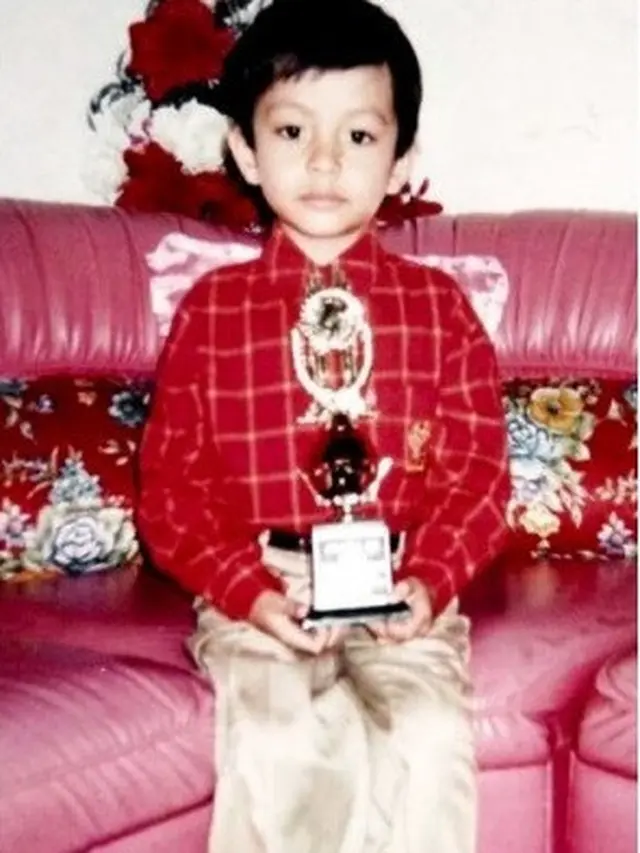 Foto Masa Kecil 6 Seleb Saat Menang Lomba, Bangga Bawa Piala