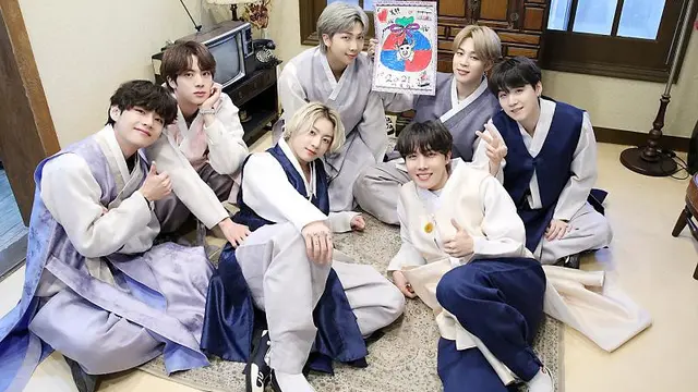 BTS. (Big Hit Entertainment via Naver - https://m.post.naver.com/viewer/postView.nhn?volumeNo=30698108&memberNo=51325039)