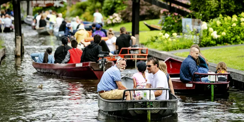 Desa Giethoorn