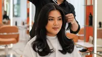 8 Model Rambut Wanita Wajah Bulat Jidat Lebar, Pilihan Terbaik dan Tipsnya