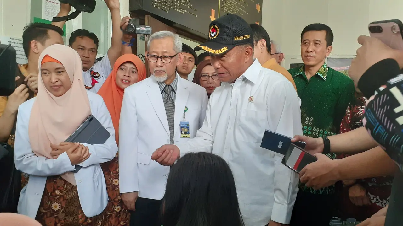 Muhajir Effendy Kunjungi 5 RS di Jatim, Cek Pelayanan Kesehatan