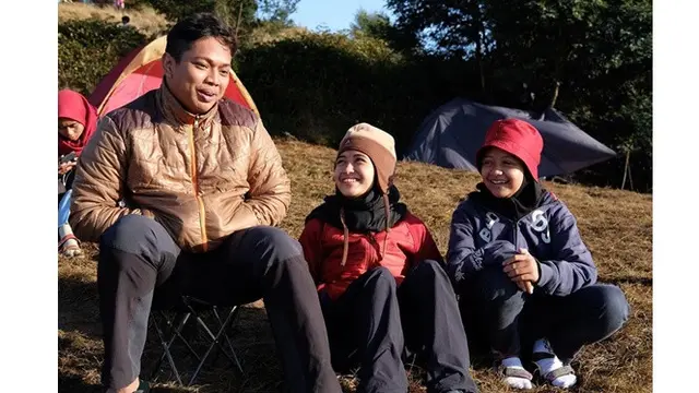 6 Potret Arafah Rianti Saat Naik Gunung, Seru Bersama Sahabat