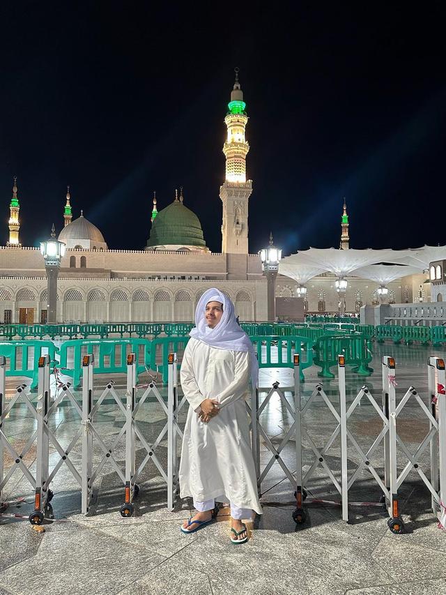 Ajak Anak, Ini 6 Momen Atta Halilintar dan Aurel Hermansyah saat Jalani Umroh