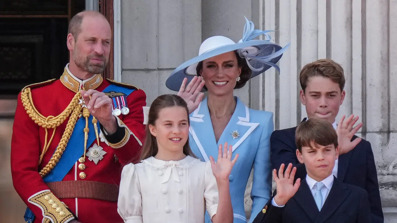 Kate Middleton Berbiru Pastel Ria di Trooping the Color 2026, Terinspirasi Putri Diana
