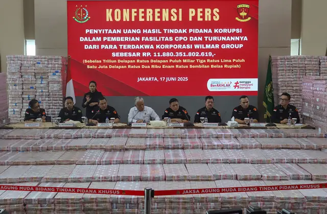 1. Penampakan Tumpukan Uang Rp11 Triliun