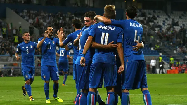 FOTO: Bungkam Israel, Italia Tempel Ketat Spanyol