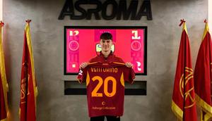 Lorenzo Venturino jadi rekrutan anyar AS Roma pada mercato musim dingin. (X/AS Roma)