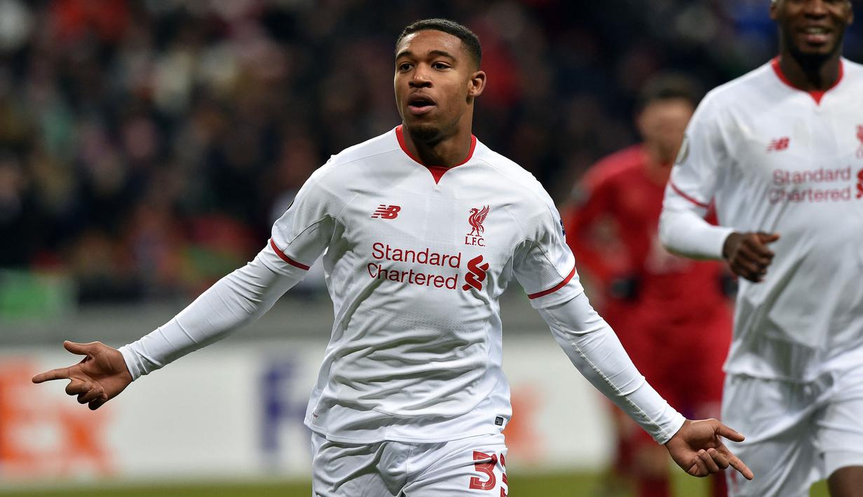 Sayap kanan Inggris, Jordon Ibe yang kini tengah menjalani musim pertama bersama Ebbsfleet United, klub yang berlaga di kasta kelima sepak bola Inggris ini tercatat pernah berseragam Liverpool selama 4 musim mulai 2012/2013 hingga 2015/2016. Total tampil 58 kali bersama The Reds di semua kompetisi, ia sukses mencetak 4 gol dan 7 assist, termasuk satu gol di Liga Europa 2015/2016 saat Liverpool menang 1-0 atas Rubin Kazan pada laga ke-4 fase Grup B (5/11/2015). Gol tersebut dicetaknya saat berusia 19 tahun, 10 bulan dan 28 hari yang menahbiskannya sebagai pencetak gol termuda ketiga Liverpool di ajang Liga Europa. (AFP/Kirill Kudryavtsev)