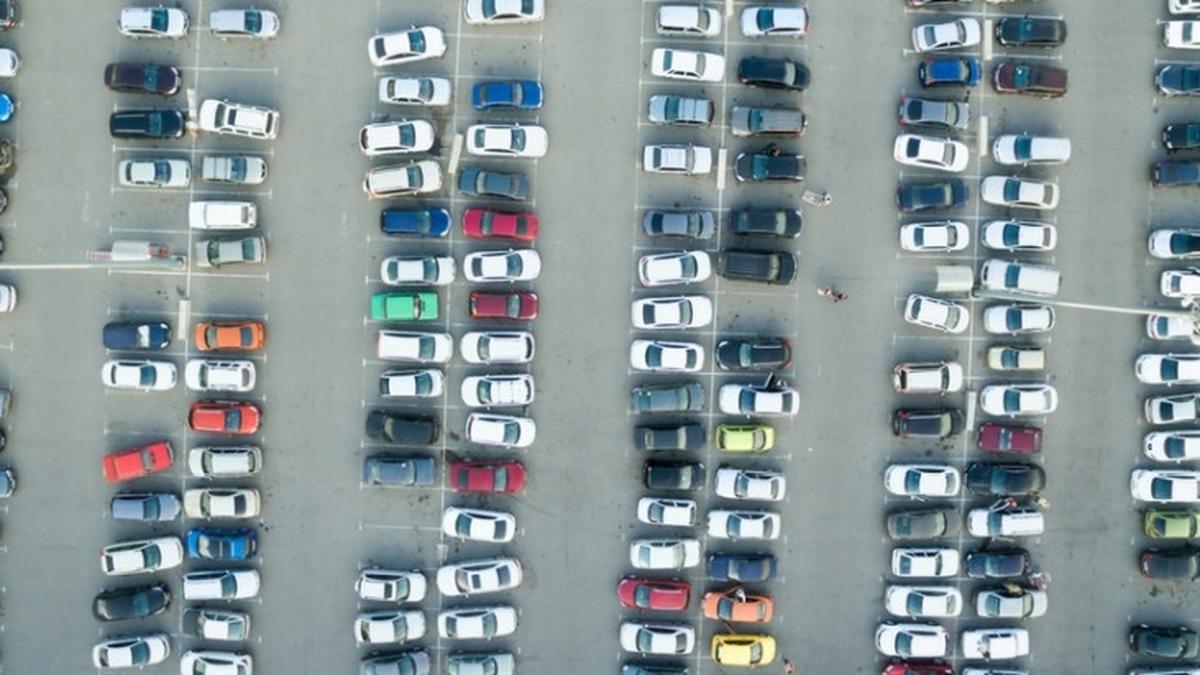5 Tips Mudah Jago Parkir Mobil