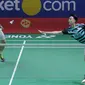 Kevin Sanjaya/Marcus Gideon saat melawan Fajar Alfian/Rian Ardianto pada semifinal Indonesia Open 2018 di Istora Senayan, Jakarta, (7/6/2018). Kevin/Marcus menang 21-13, 21-10. (Bola.com/Nick Hanoatubun)