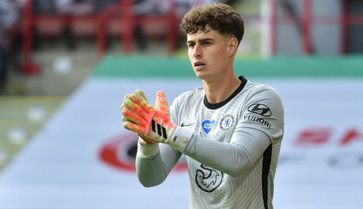 Kepa Arrizabalaga. Kiper berusia 27 tahun yang kini memasuki musim keempat bersama Chelsea ini total telah membuat 26 clean sheet dari 80 laga di Liga Inggris. Jumlah tersebut dikoleksinya hanya bersama satu klub, yaitu Chelsea mulai musim 2018/2019 hingga kini. (AFP/Pool/Rui Vieira)