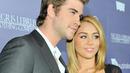 Pasangan Miley dan Liam memang bukan orang yang suka membuka hubungannya di depan umum. Namun, saat ini keduanya diberitakan telah kembali bertunangan setelah pertunangan pertamanya di  tahun 2012. (AFP/Bintang.com)