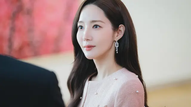 Park Min Young dalam drakor Marry My Husband. (tvN via Soompi)