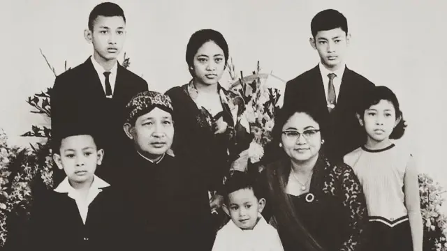 6 Potret Bambang Trihatmodjo Suami Mayangsari Bareng Saudara, Kompak Sedari Kecil