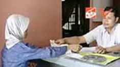 Program penukaran selang dan regulator kurang disambut antusias warga di Bekasi, Jabar. Selang sepekan program berjalan, baru sekitar 300 selang dan regulator yang ditukar. 