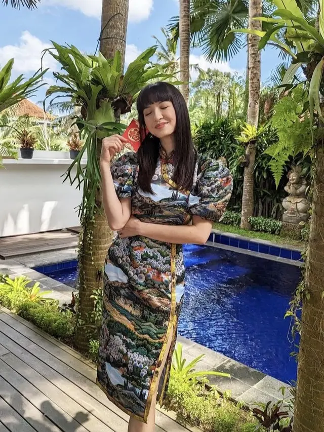 Tampilan Terbaru Raline Shah Berponi