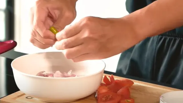 Romantis, Ini 6 Potret Indra Priawan Pertama Kali Masak Untuk Nikita Willy