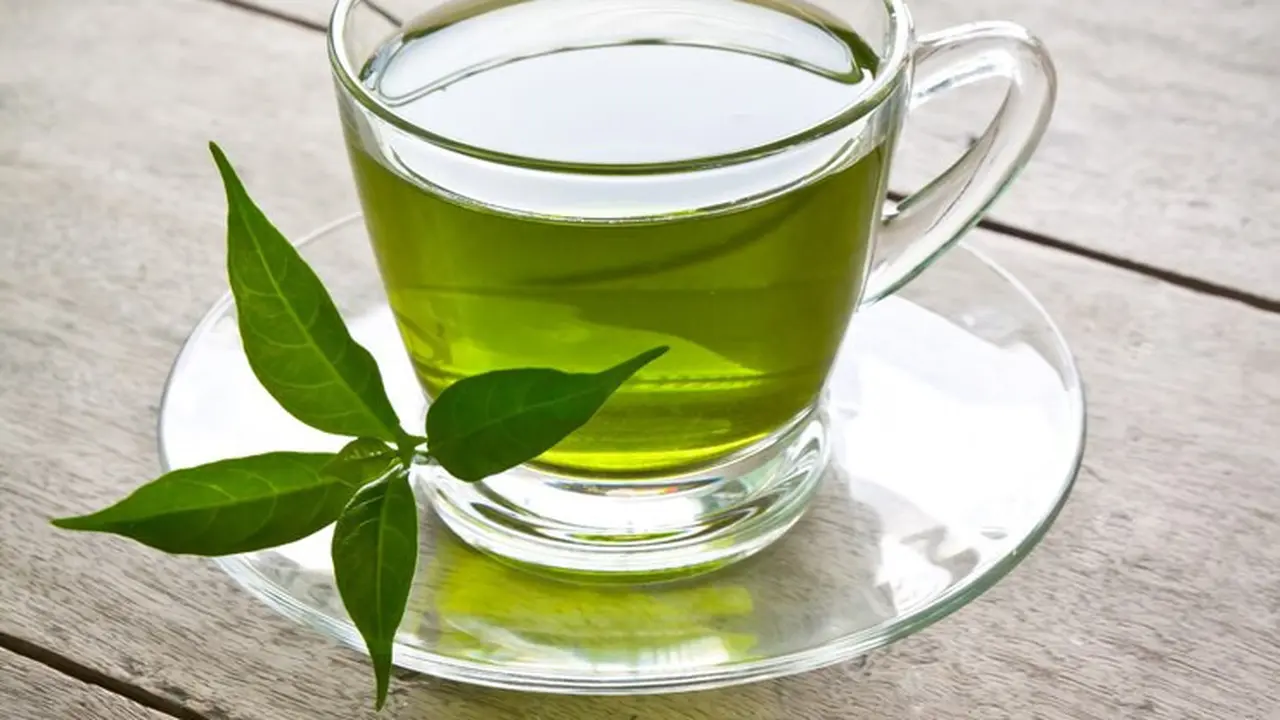 Ilustrasi minuman teh hijau/freepik.com/zirconicusso