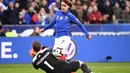 Proses terjadinya gol Antoine Griezmann pada laga kedua Kualifikasi Piala Eropa 2020 Grup H yang berlangsung di Stadion Stade de France, Paris, Selasa (26/3). Perancis menang 4-0 atas Islandia. (AFP/Franck Fife)