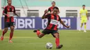 Winger Persipura Jayapura, Gunansar Papua Mandowen tercatat sebagai salah satu pemain termuda yang mampu mencetak gol di BRI Liga 1 musim 2021/2022. Golnya ke gawang Persiraja Banda Aceh, diciptakan saat usianya menginjak 20 tahun 10 bulan 10 hari. (Bola.com/Bagaskara Lazuardi)