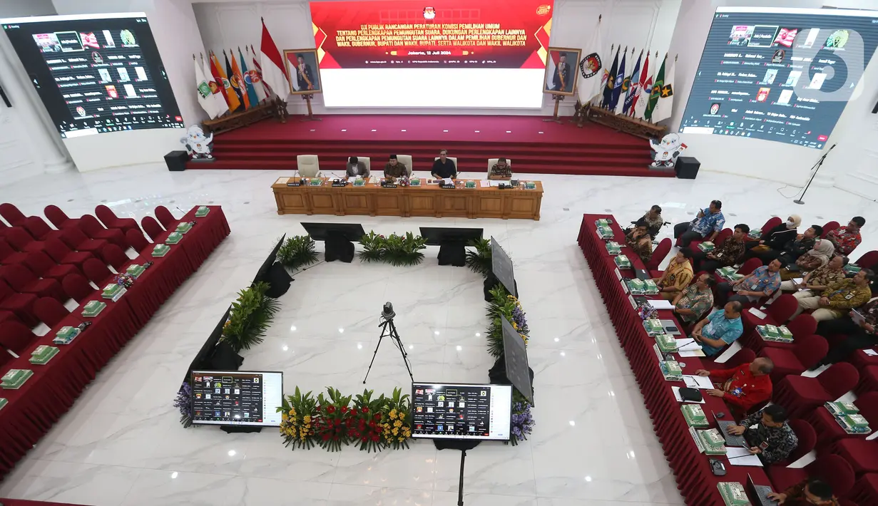 Uji Publik Rancangan Peraturan KPU tersebut tentang perlengkapan pemungutan suara, dukungan perlengkapan lainnya dan perlengkapan pemungutan suara lainnya dalam Pemilihan Gubernur dan Wakil Gubernur, Bupati dan Wakil Bupati, serta Wali Kota dan Wakil Wali Kota. (Liputan6.com/Angga Yuniar)