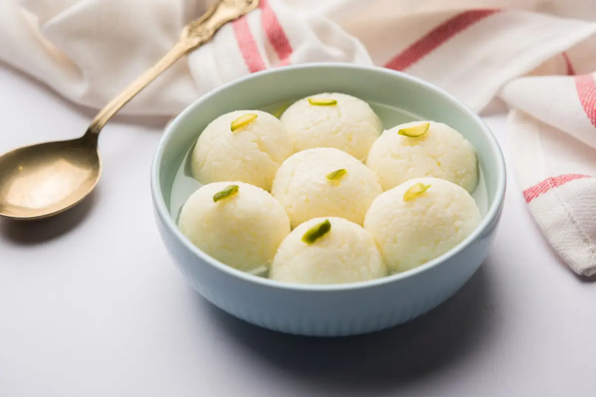camilan manis india rasgulla