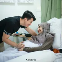 Irwansyah dan Zaskia Sungkar (Foto oleh: childbirthphotography/ @dierabachir_photography via Instagram/ irwansyah_15)