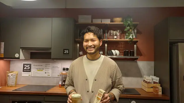 Kolaborasi Mikael Jasin dan Arummi Warnai Eksplorasi Menu Kopi IKEA