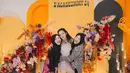 Perayaan ini menjadi momen spesial bagi artis yang dikenal sejak kecil melalui perannya di "Lenong Bocah" dan kini sukses sebagai komedian serta presenter. Beberapa artis yang hadir di ulang tahunnya antara lain si kakak-adik kompak, Arafah Rianti dan Halda. (Liputan6.com/IG/@ummi_quary)