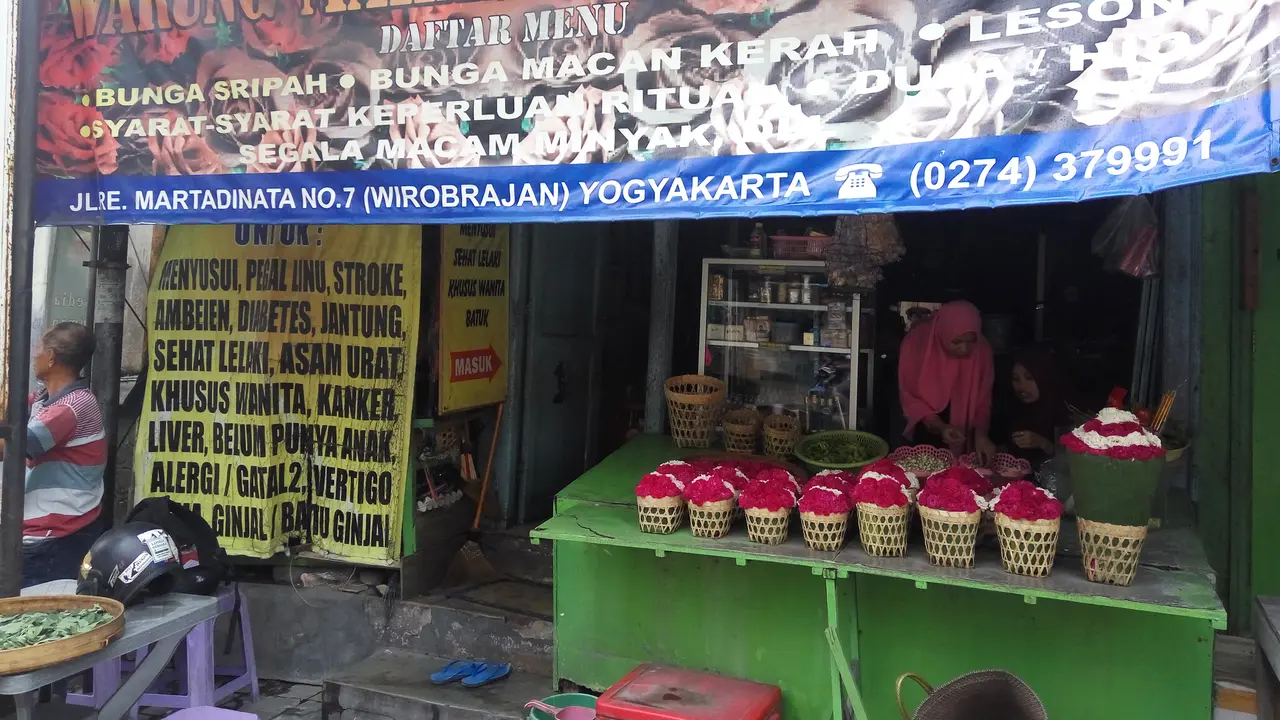 Warung Makanan Roh Halus