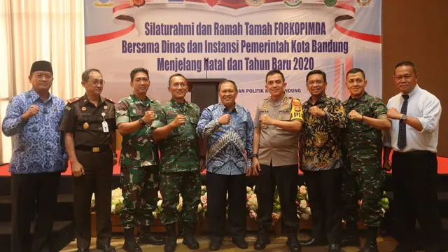 Wali Kota Bandung Oded M. Danial pada dalam pertemuan dengan Forum Koordinasi Pimpinan Daerah (Forkopimda) membahas jaminan keamanan perayaan Natal dan Tahun Baru 2020, Senin kemarin (23/12/2019). (Liputan6.com/Humas Pemkot Bandung/Arie Nugraha)