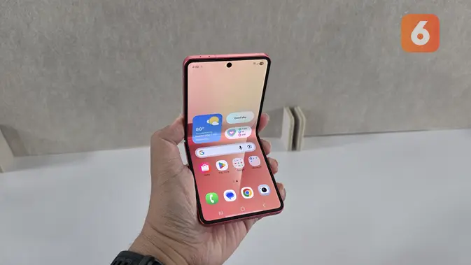 <p>Galaxy Z Flip7 debut di Unpacked 2025. (Liputan6.com/ Agustinus Mario Damar)</p>