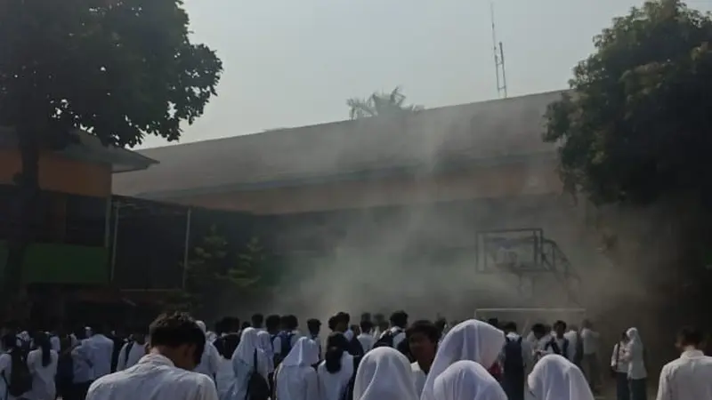 Kebakaran terjadi di  SMA Negeri 6 Jakarta Selatan pada pukul 08.56 WIB Jumat, (29/9/2023).