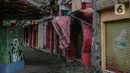 Suasana kios-kios tampak tutup dan tak terawat di Kampung Cina, Kota Wisata, Jawa Barat, Minggu (14/2/2021). Saat ini, Kampung Cina tak seramai lagi seperti awal-awal berdiri pada 2002. (Liputan6.com/Faizal Fanani)