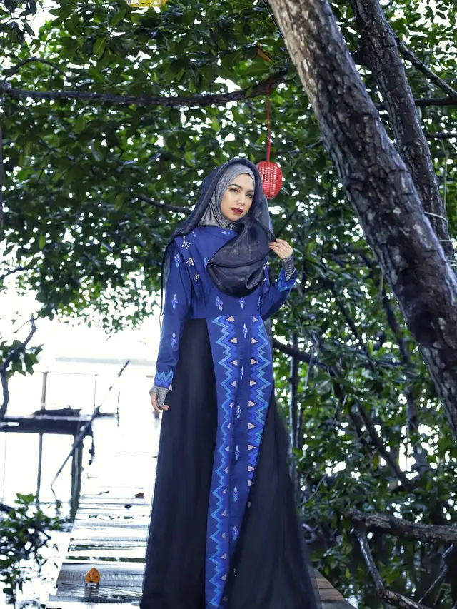 Kenalkan Tenun Masalili Asal Kedari dengan Koleksi Modest Wear
