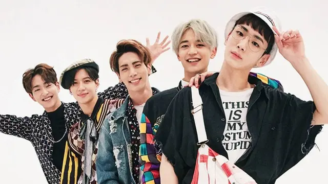 [Bintang] Tanpa Jonghyun, Konser SHINee di Jepang Banjir Air Mata
