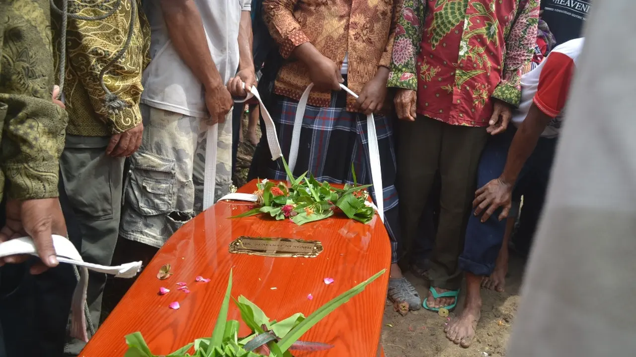 Pemakaman TKI korban mutilasi di Hongkong, Sumarti Ningsih, di Gandrungmangu Kabupaten Cilacap, 2015 lalu. (Foto: Liputan6.com/Muhamad Ridlo)