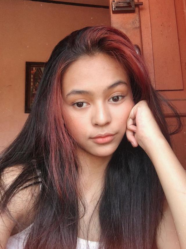 6 Potret Dinda Mahira dengan Warna Rambut Baru, Cantik Memesona