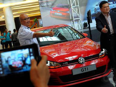 Pemegang merek Volkswagen (VW) di Indonesia resmi meluncurkan VW Golf GTI di kawasan BSD, Selasa (3/6/14). (Liputan6.com/Faisal R Syam)