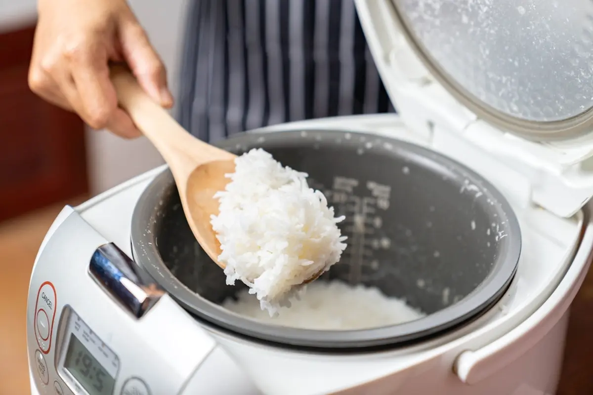 Cara Mengatasi Nasi Kering di Rice Cooker dengan Trik Sederhana, Dijamin Pulen Lagi