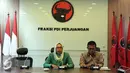 Anggota Komisi III DPR dari Fraksi PDIP Dwi Ria Latifah (kiri) dan Masinton Pasaribu, saat memberikan keterangan pers di Ruang Fraksi PDIP, Senayan, Jakarta. (2/9/2015). Fraksi PDIP tak setuju Komjen Budi Waseso dicopot. (Liputan6.com/Helmi Afandi) 