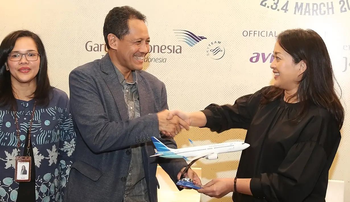 "Untuk Daniel Caesar hari Sabtu, LAUV sama Goo Goo Dolls juga special show, hari Minggu. Tentu dinilai dari popularitas artis dan lain-lainnya sih," tutur Dewi Gontha di kawasan Kemang. (Bambang E Ros/Bintang.com)