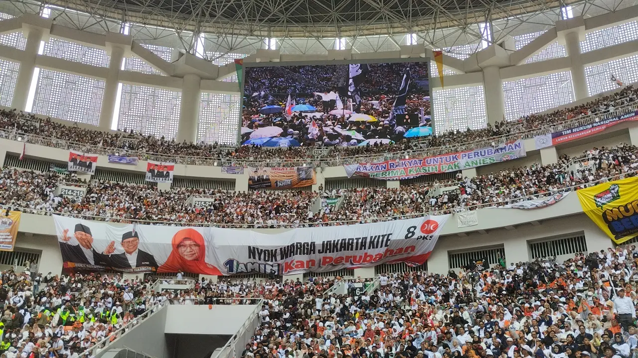Puluhan ribu pendukung calon presiden (capres) dan calon wakil presiden (cawapres) nomor urut satu Anies Baswedan-Muhaimin Iskandar (AMIN) memadati Jakarta Internasional Stadium (JIS)