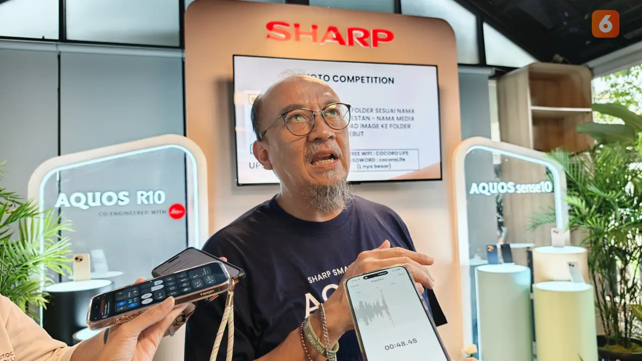 Andry Adi Utomo selaku National Sales Senior GM, PT Sharp Electronics Indonesia