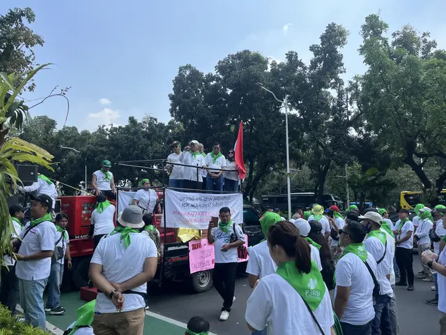 Penghuni Rusun Geruduk Balai Kota, Minta Pramono-Rano Revisi Kepgub Tarif PAM Jaya
