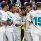 Para pemain Real Madrid merayakan kemenangan atas Leganes pada laga La Liga di Santiago Bernabeu, Sabtu (28/4/2018). Real Madrid menang 2-1 atas Leganes. (AP/Francisco Seco)